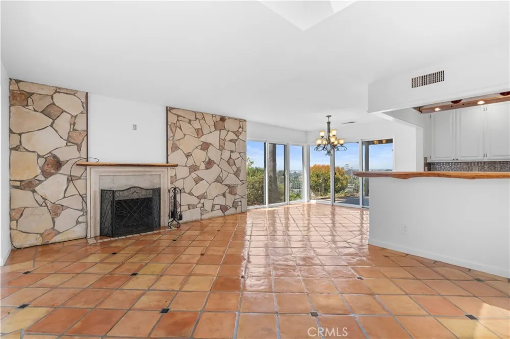 11064 Mcbroom Shadow Hills, CA 91040