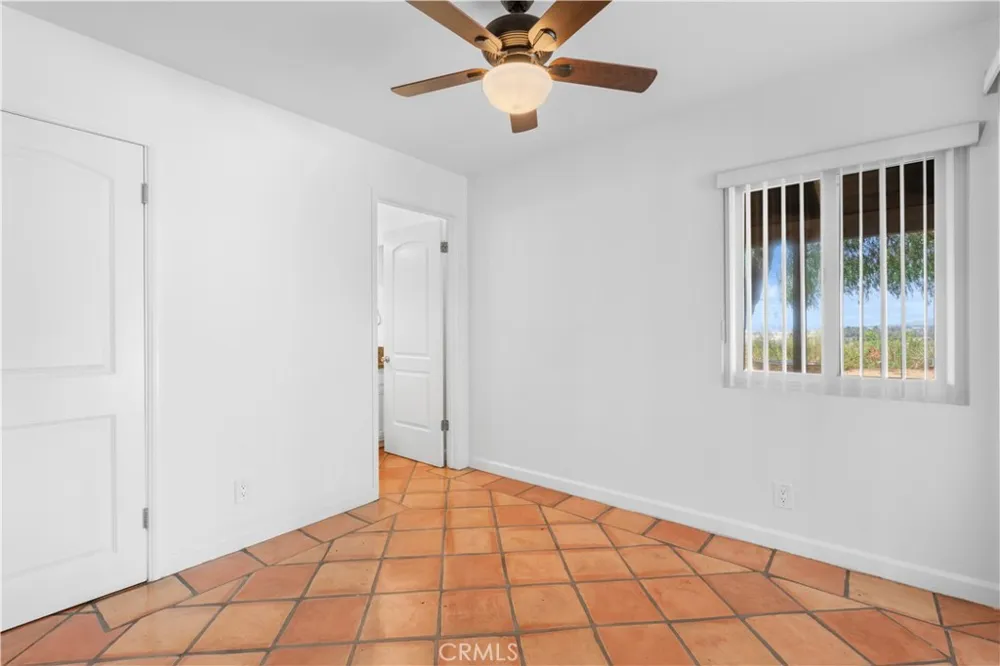 11064 Mcbroom Shadow Hills, CA 91040