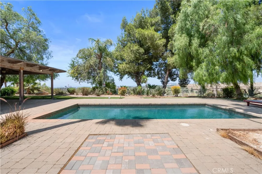 11064 Mcbroom Shadow Hills, CA 91040