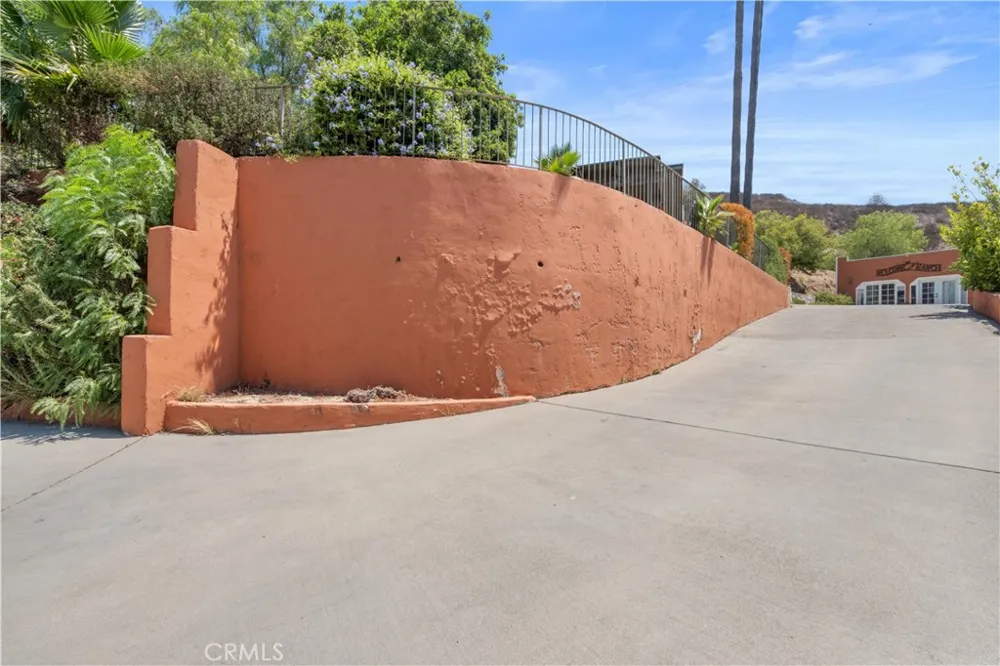 11064 Mcbroom Shadow Hills, CA 91040