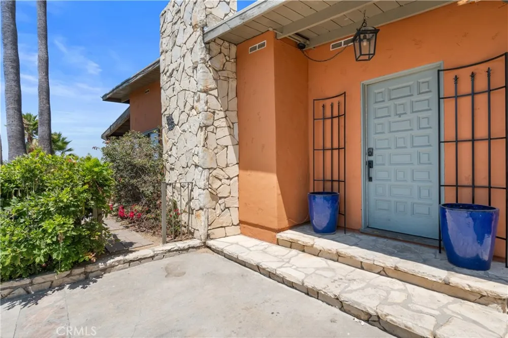 11064 Mcbroom Shadow Hills, CA 91040