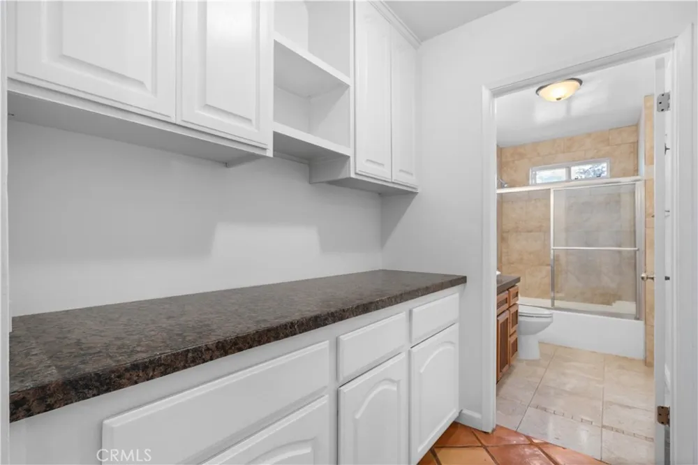11064 Mcbroom Shadow Hills, CA 91040