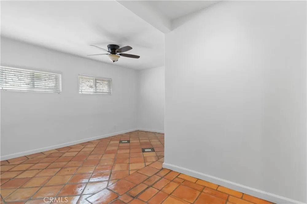 11064 Mcbroom Shadow Hills, CA 91040