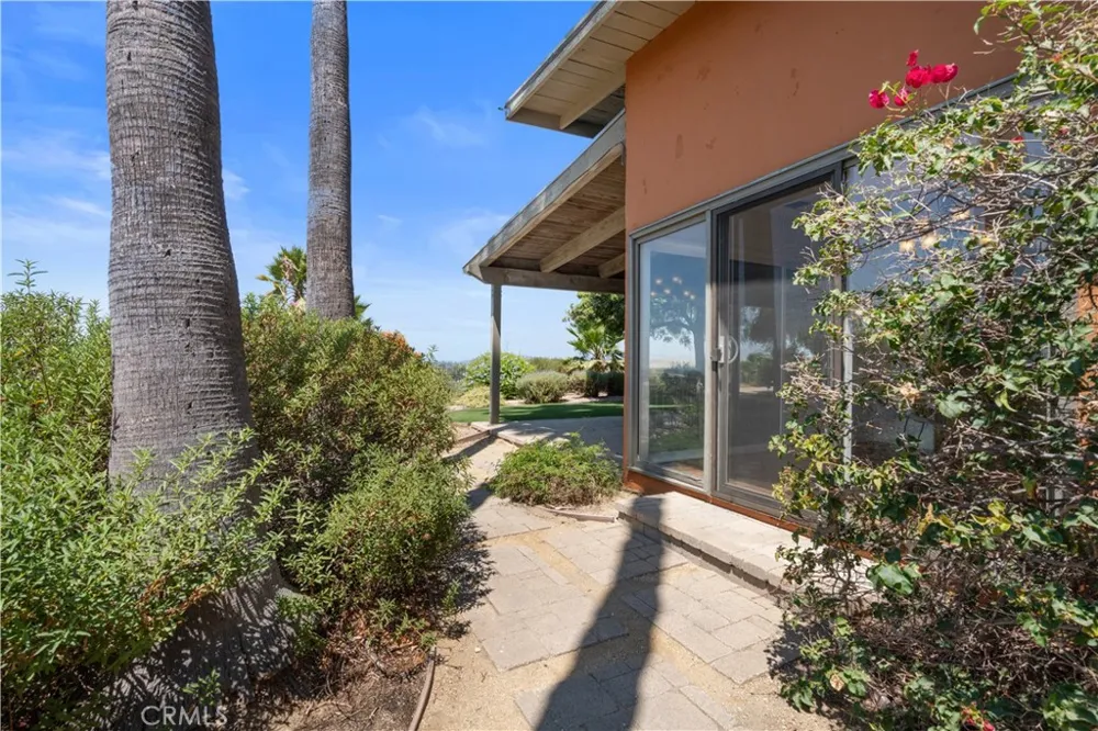 11064 Mcbroom Shadow Hills, CA 91040