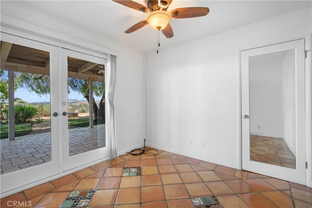 11064 Mcbroom Shadow Hills, CA 91040