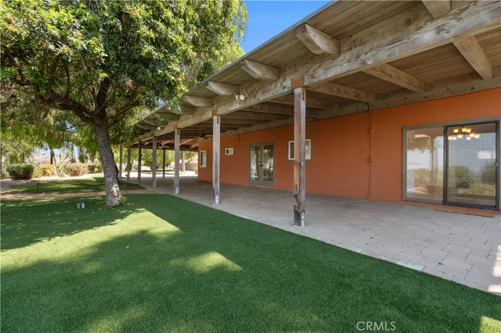 11064 Mcbroom Shadow Hills, CA 91040