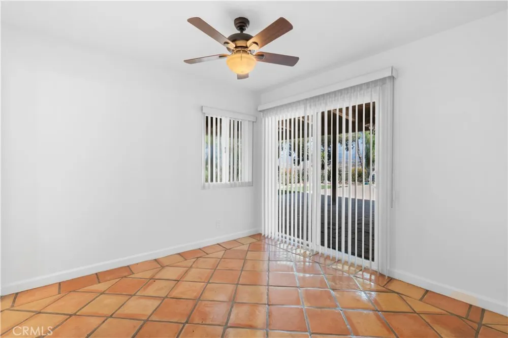 11064 Mcbroom Shadow Hills, CA 91040