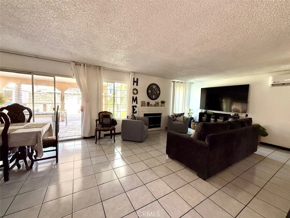 1705 Edgefield Perris, CA 92571