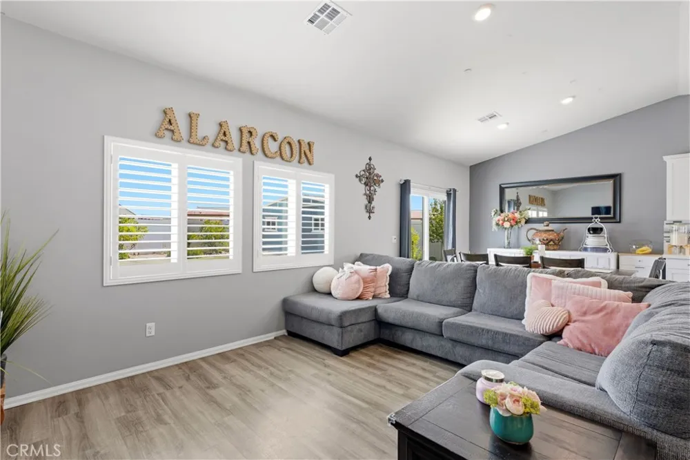 28414 Cats Claw Dr Winchester, CA 92596