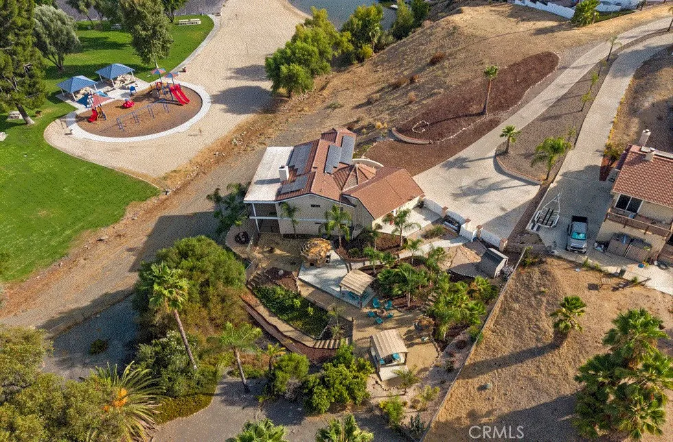 22032 W San Joaquin Drive Canyon Lake, CA 92587