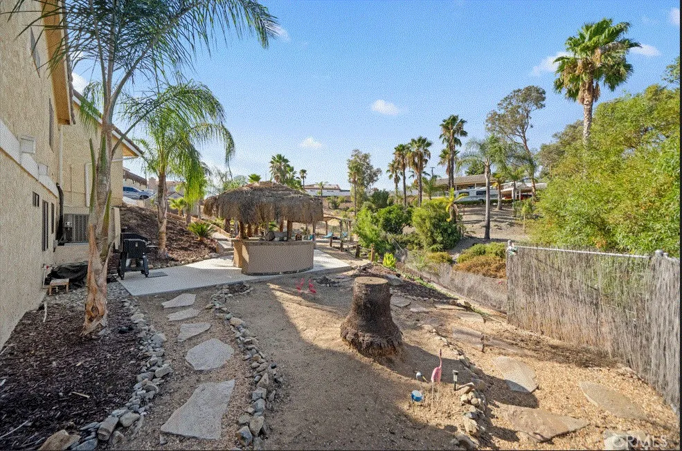 22032 W San Joaquin Drive Canyon Lake, CA 92587