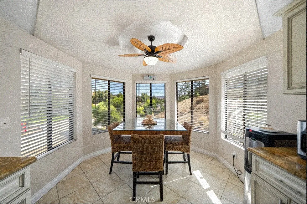 22032 W San Joaquin Drive Canyon Lake, CA 92587