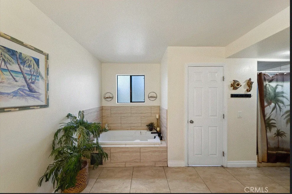 22032 W San Joaquin Drive Canyon Lake, CA 92587