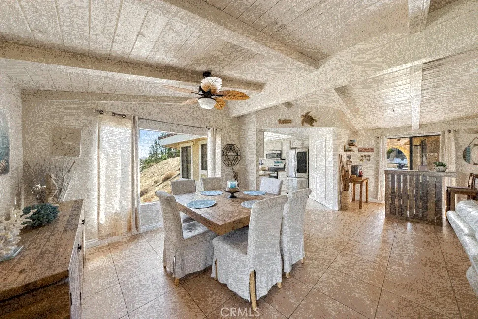 22032 W San Joaquin Drive Canyon Lake, CA 92587