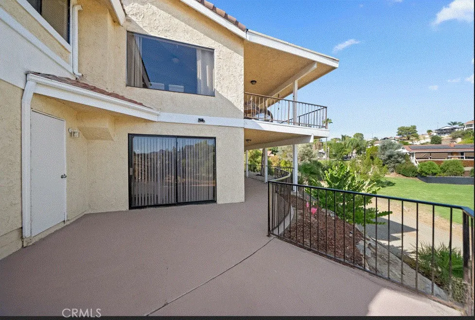 22032 W San Joaquin Drive Canyon Lake, CA 92587
