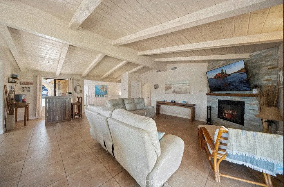 22032 W San Joaquin Drive Canyon Lake, CA 92587