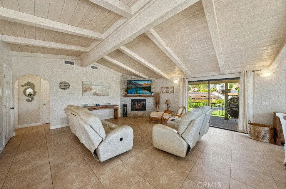 22032 W San Joaquin Drive Canyon Lake, CA 92587