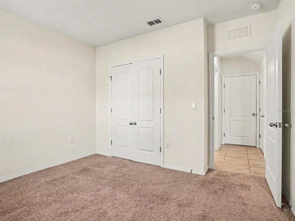 281 ST GEORGES CIRCLE Eagle Lake, FL 33839