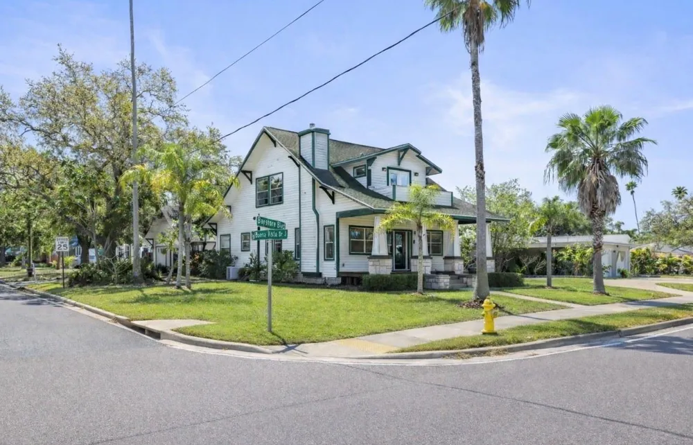 1777 BAYSHORE BOULEVARD Dunedin, FL 34698