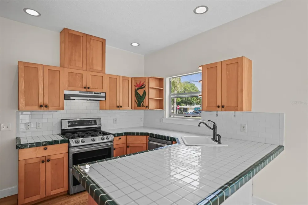 1777 BAYSHORE BOULEVARD Dunedin, FL 34698