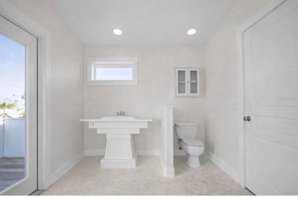 1777 BAYSHORE BOULEVARD Dunedin, FL 34698