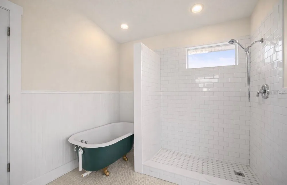 1777 BAYSHORE BOULEVARD Dunedin, FL 34698