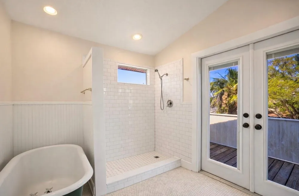 1777 BAYSHORE BOULEVARD Dunedin, FL 34698