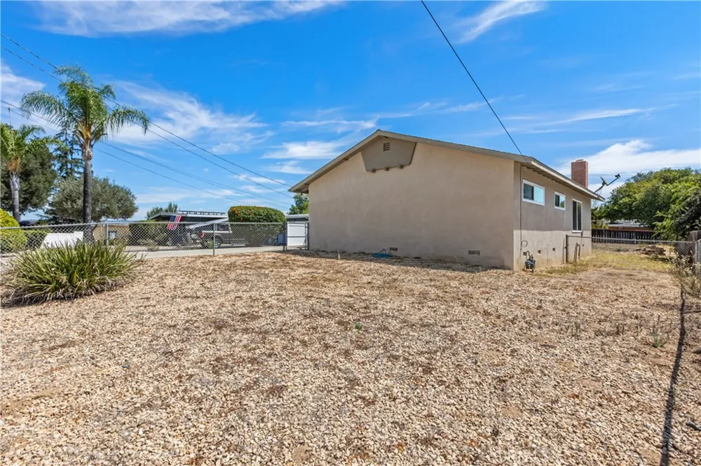 127 Brandenburg Lane Fallbrook, CA 92028