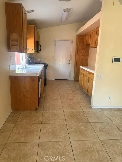 19405 Oakview Lane Lake Elsinore, CA 92530