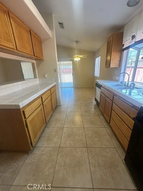 19405 Oakview Lane Lake Elsinore, CA 92530