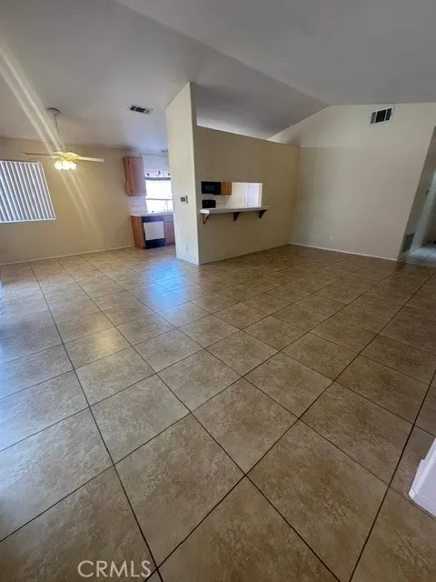 19405 Oakview Lane Lake Elsinore, CA 92530
