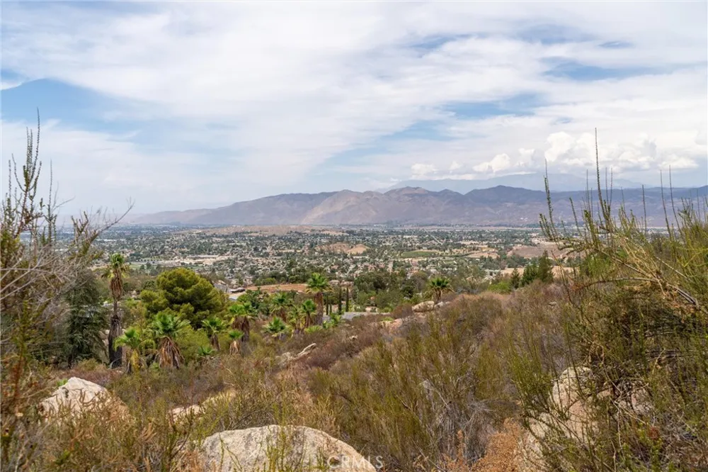 28280 Rawlings Road Hemet, CA 92544