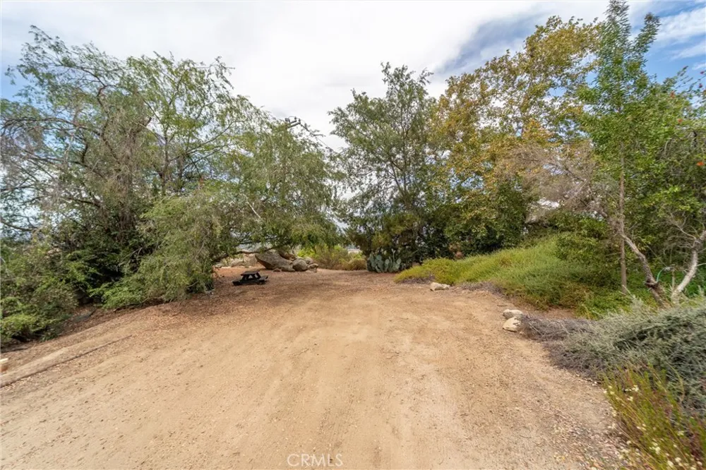 28280 Rawlings Road Hemet, CA 92544