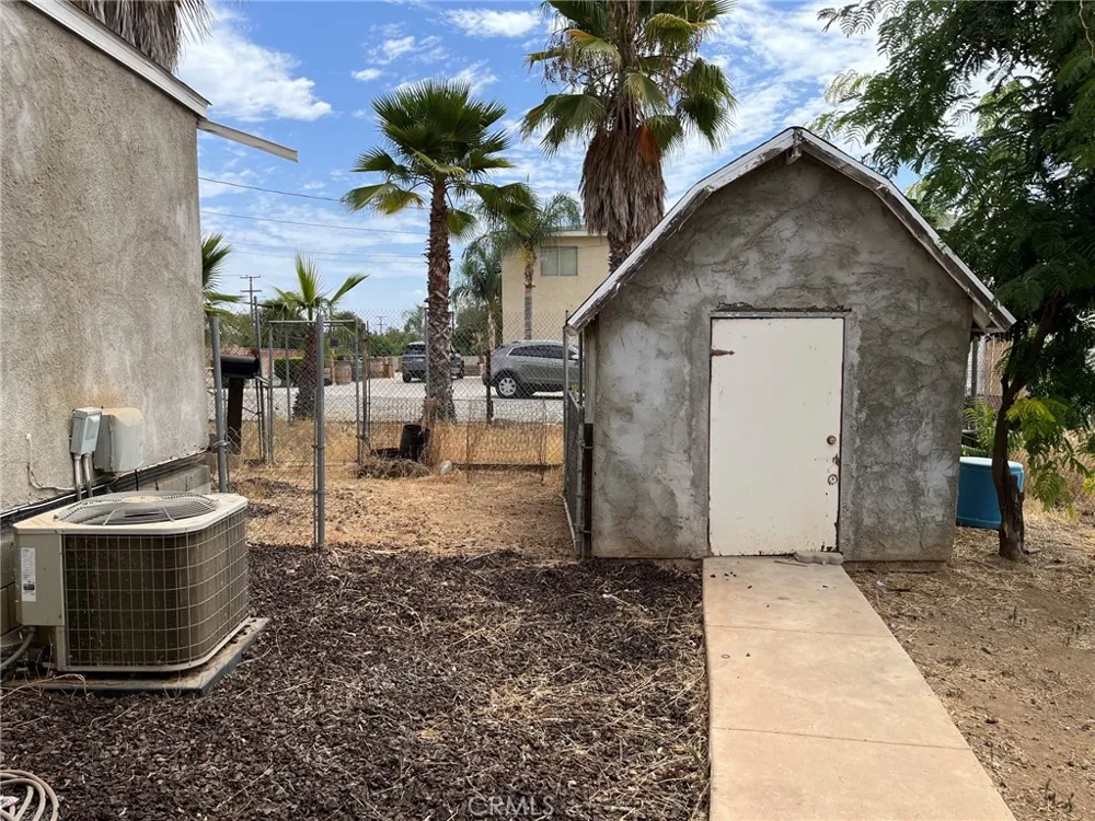 22225 Ellis Avenue Perris, CA 92570