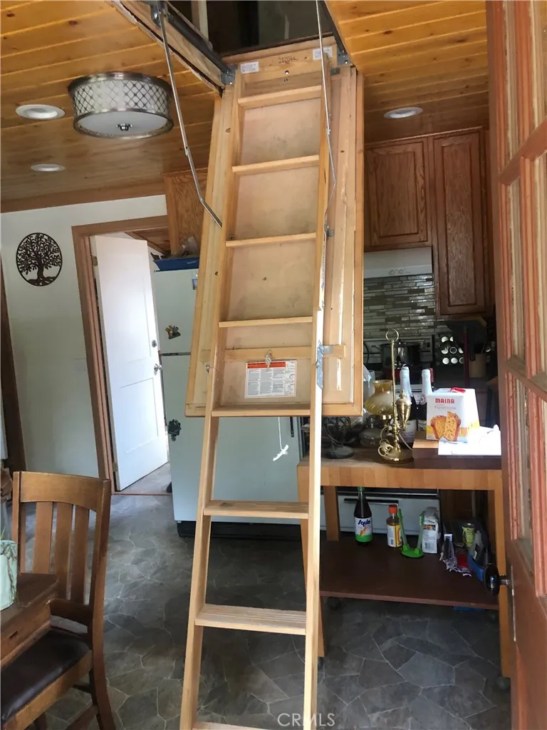 9112 Torrey Pines Road Forest Falls, CA 92339