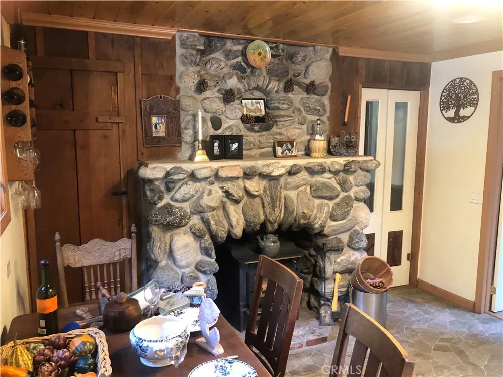 9112 Torrey Pines Road Forest Falls, CA 92339