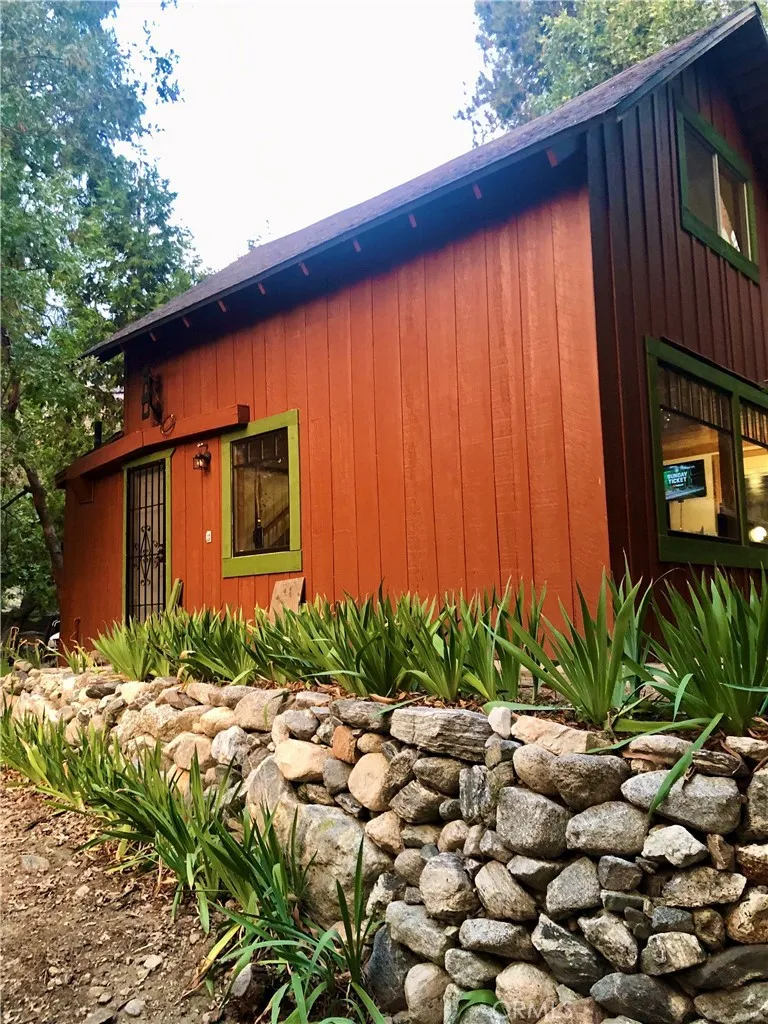 9112 Torrey Pines Road Forest Falls, CA 92339