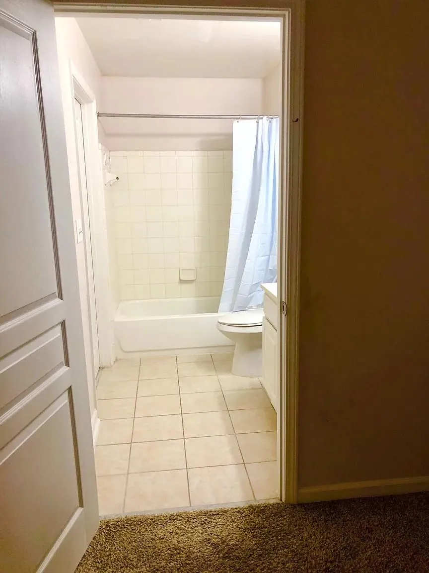 1725 Harvey Mitchell Parkway S #1712 College Station, TX 77840