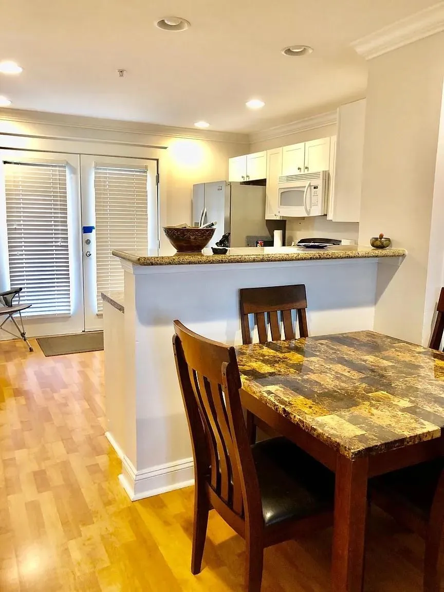 1725 Harvey Mitchell Parkway S #1712 College Station, TX 77840