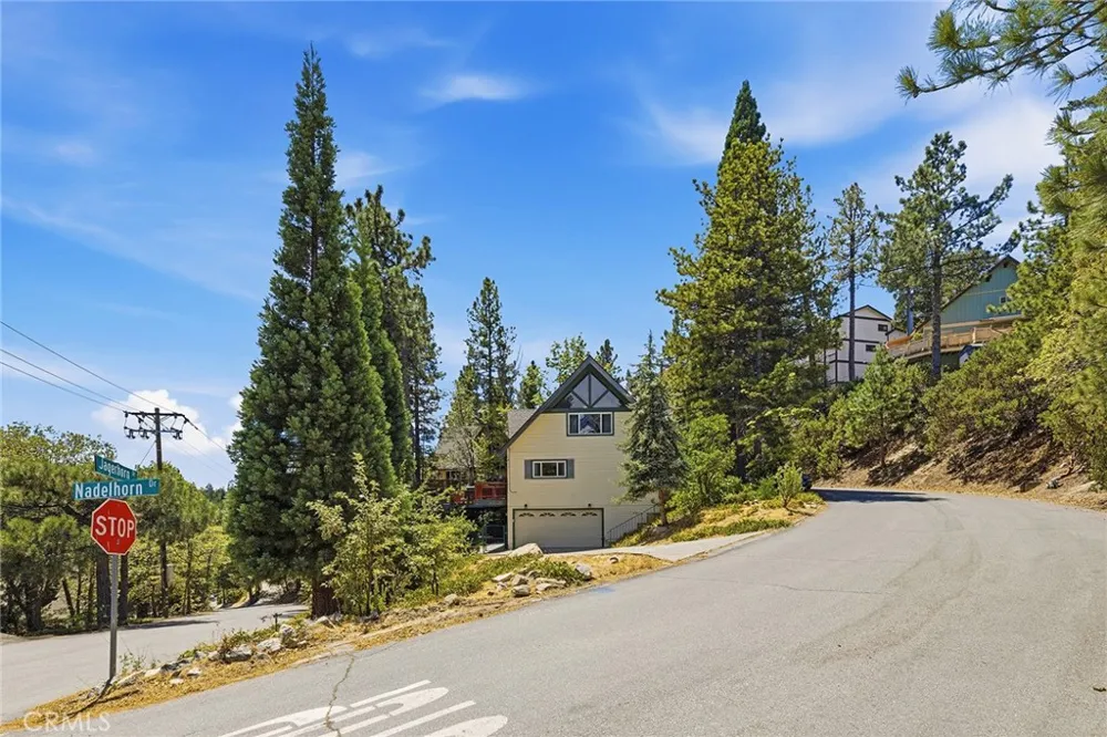 943 Nadelhorn Drive Lake Arrowhead, CA 92352