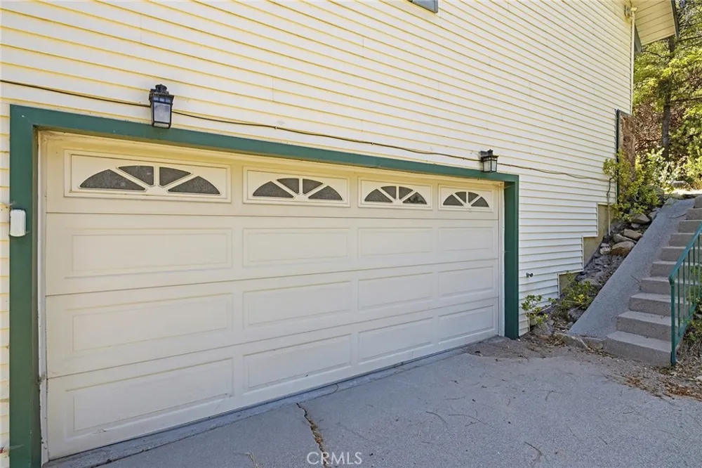 943 Nadelhorn Drive Lake Arrowhead, CA 92352