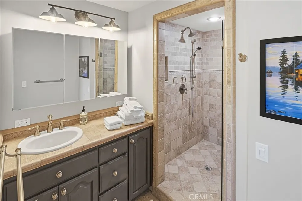 943 Nadelhorn Drive Lake Arrowhead, CA 92352