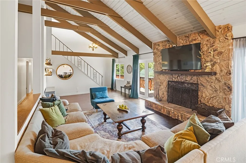 943 Nadelhorn Drive Lake Arrowhead, CA 92352