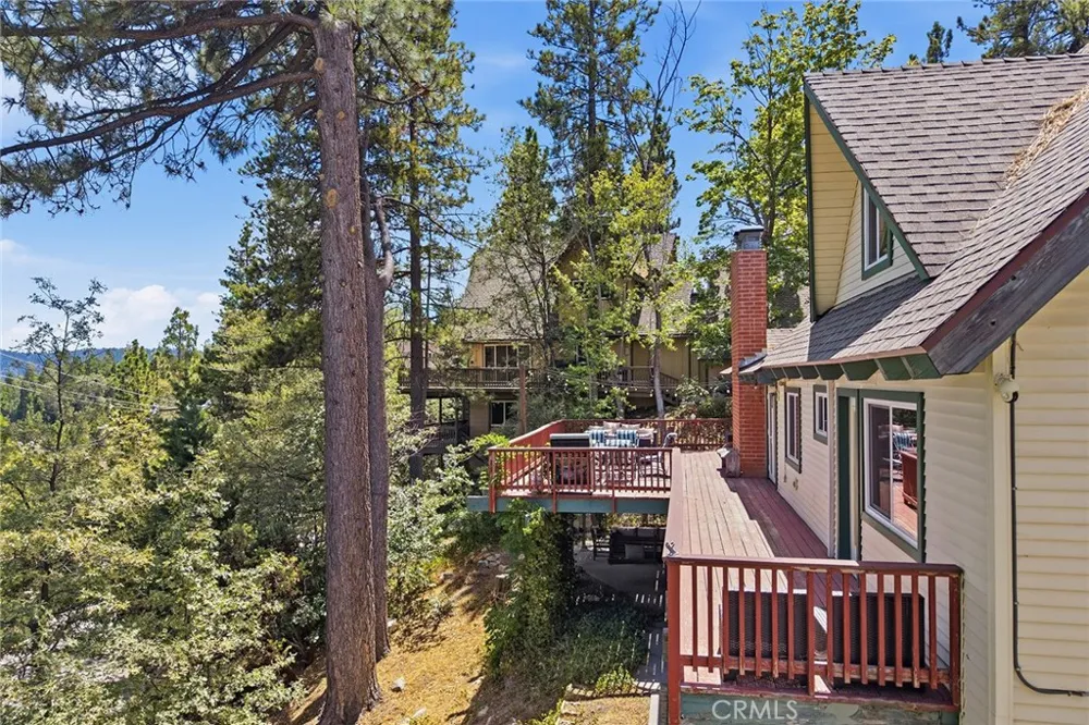 943 Nadelhorn Drive Lake Arrowhead, CA 92352