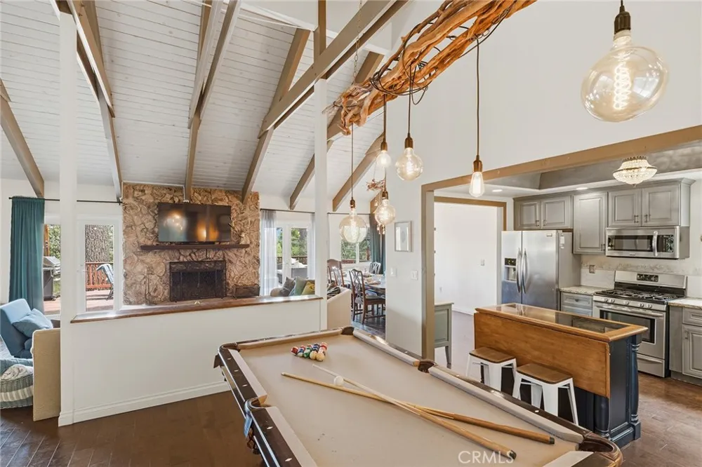 943 Nadelhorn Drive Lake Arrowhead, CA 92352