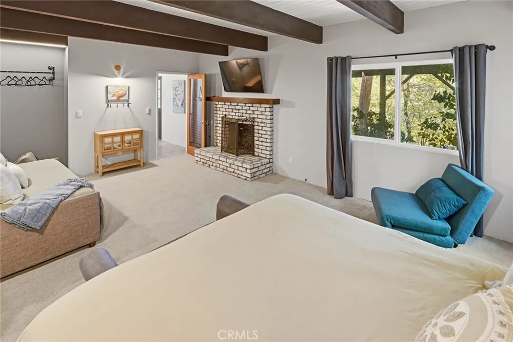 943 Nadelhorn Drive Lake Arrowhead, CA 92352