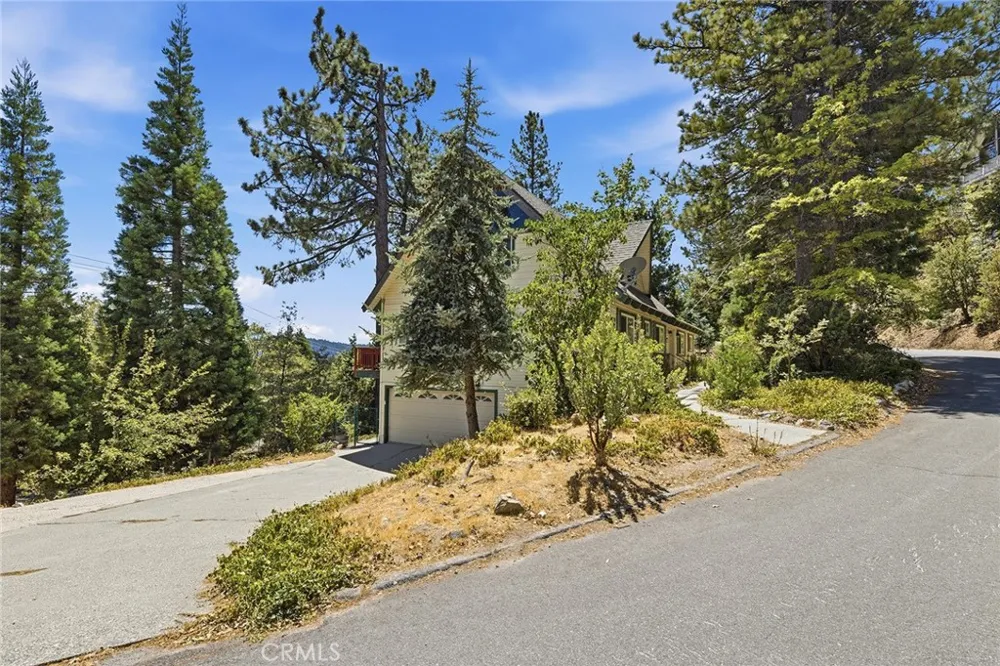 943 Nadelhorn Drive Lake Arrowhead, CA 92352