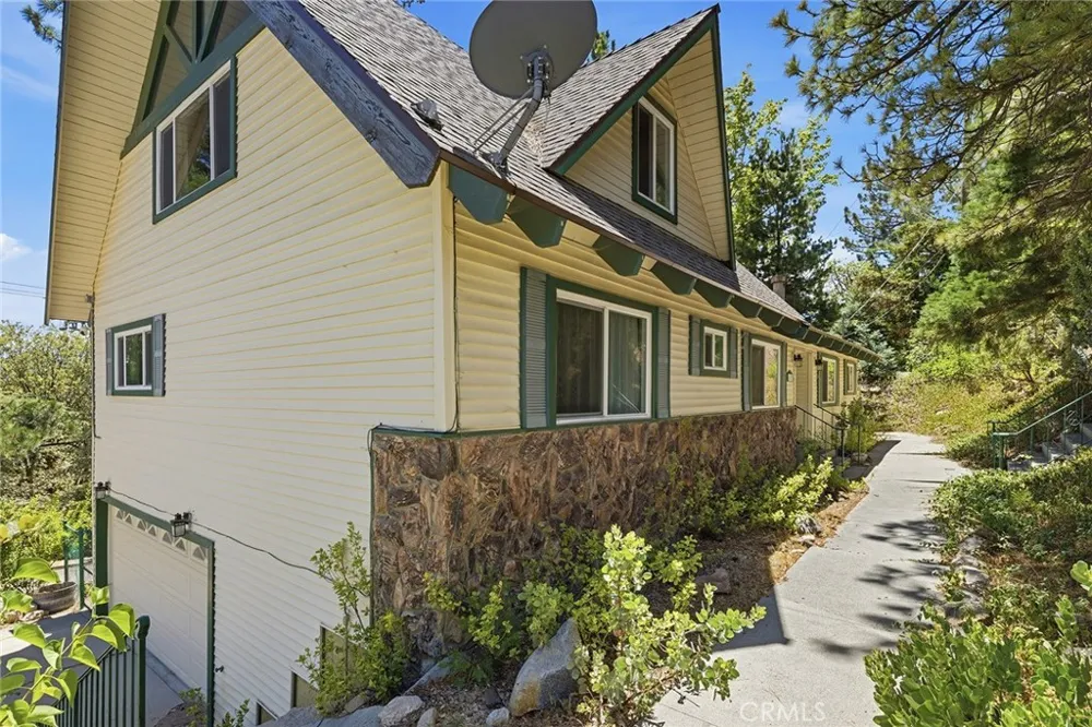 943 Nadelhorn Drive Lake Arrowhead, CA 92352