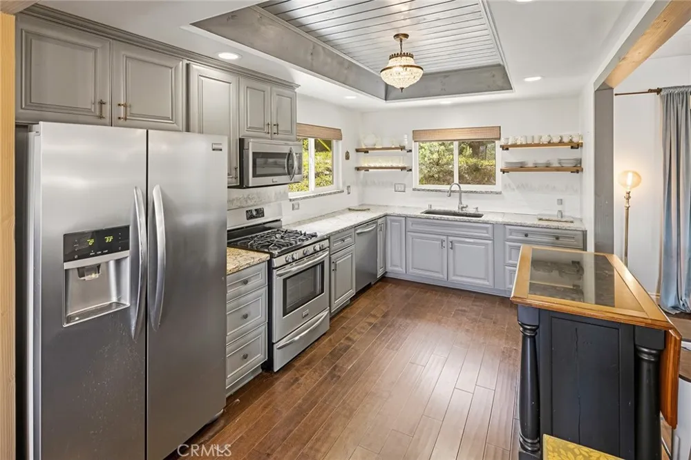 943 Nadelhorn Drive Lake Arrowhead, CA 92352