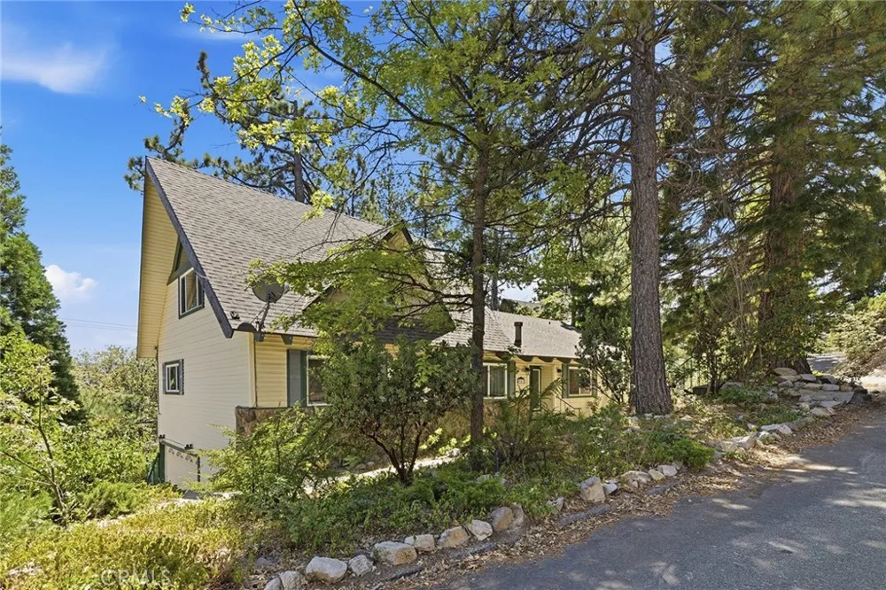 943 Nadelhorn Drive Lake Arrowhead, CA 92352